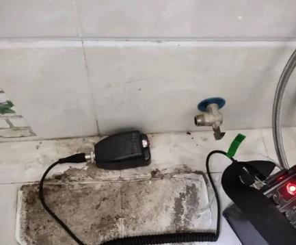 循化屋顶漏水维修公司分享下卫生间漏水的危害及解决方法